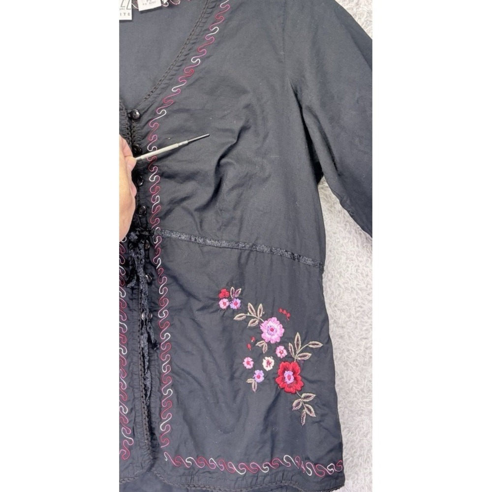 VTG Quizz NY Women Petite S Black Top Embroidered Floral Boho Peasant Festival - Picture 4 of 8